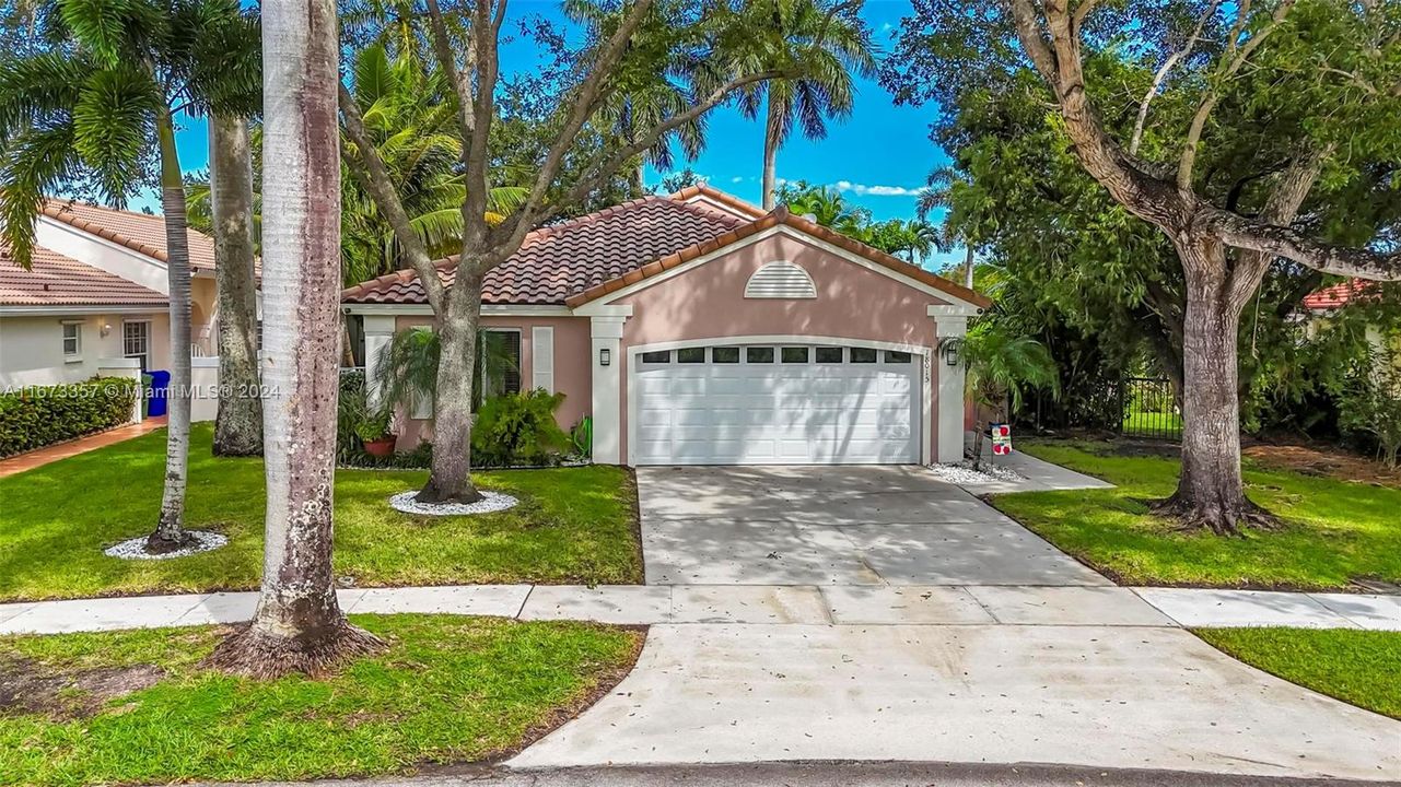 For Sale: $699,000 (3 beds, 2 baths, 1577 Square Feet)