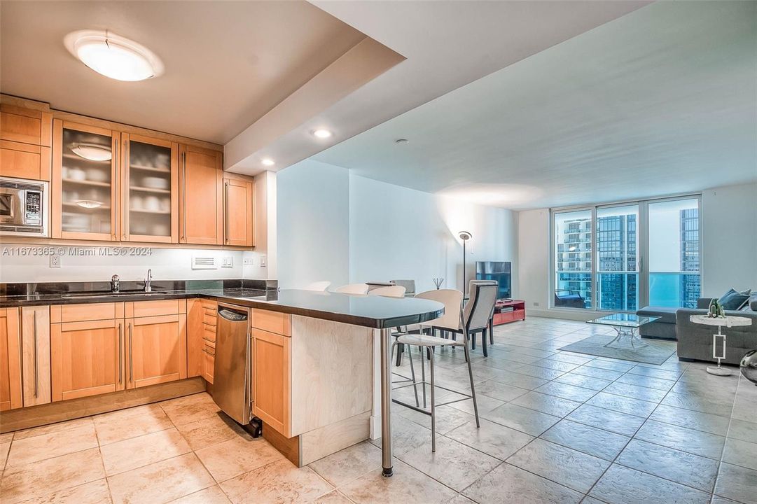 For Sale: $1,400,000 (1 beds, 1 baths, 900 Square Feet)