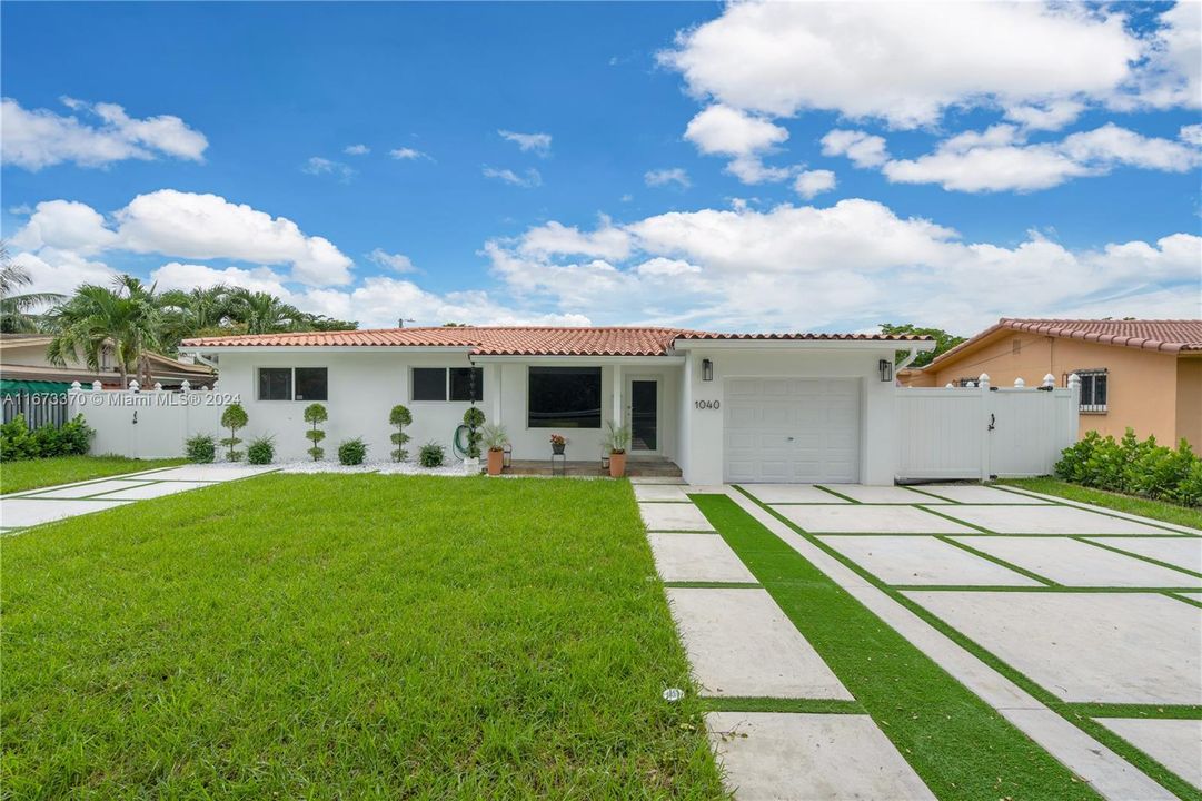 For Sale: $1,250,000 (3 beds, 2 baths, 1569 Square Feet)