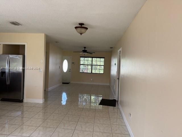 For Rent: $3,000 (3 beds, 3 baths, 1499 Square Feet)