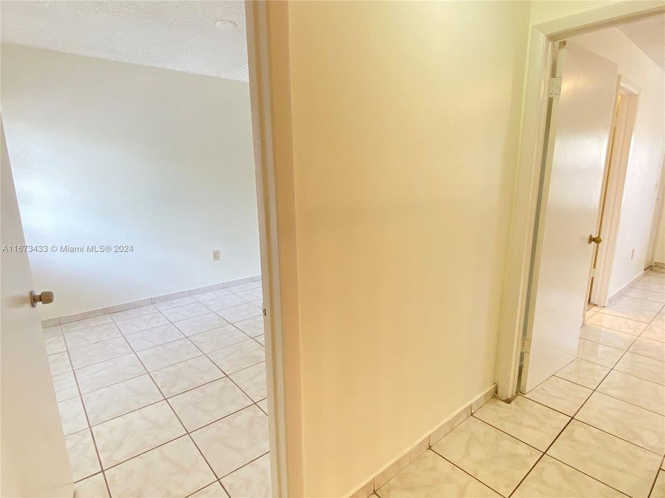 For Sale: $275,000 (3 beds, 2 baths, 1232 Square Feet)