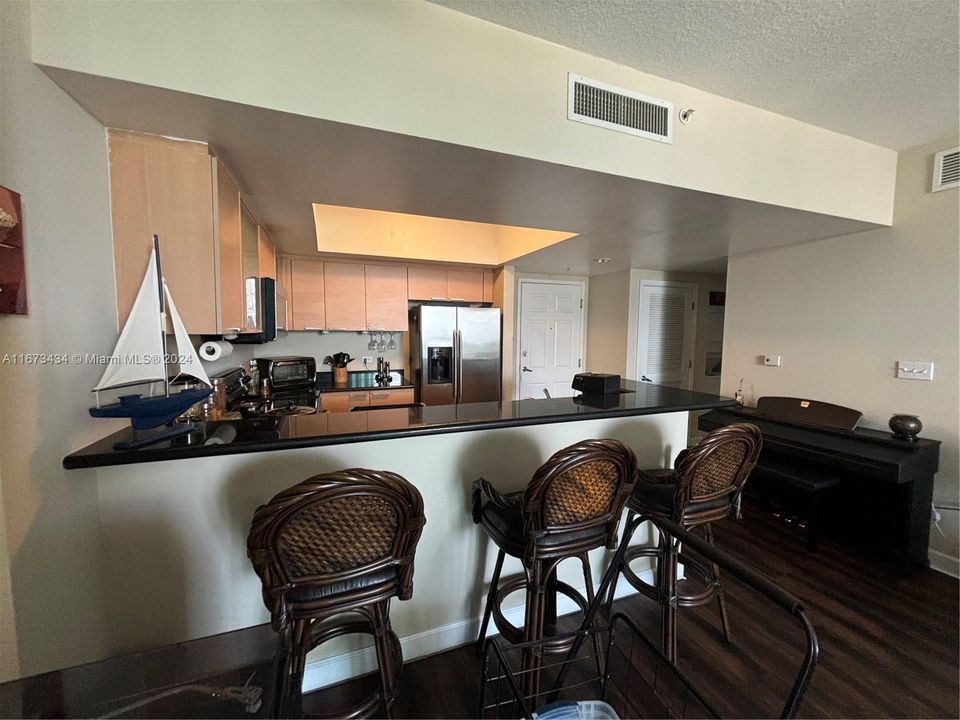 For Sale: $330,000 (2 beds, 2 baths, 1200 Square Feet)