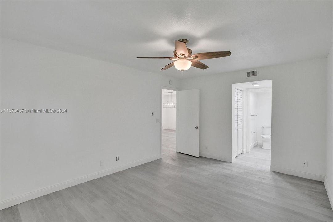 For Sale: $269,900 (2 beds, 2 baths, 1192 Square Feet)