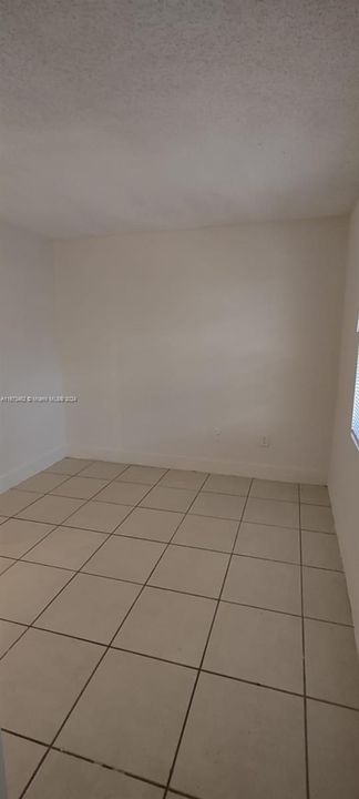 For Rent: $2,850 (3 beds, 2 baths, 1070 Square Feet)