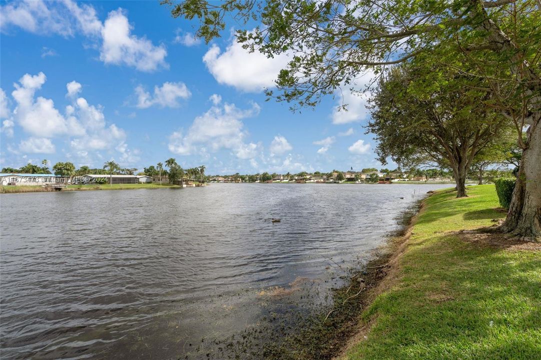 For Sale: $450,000 (3 beds, 2 baths, 1628 Square Feet)