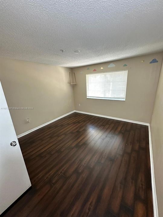 For Rent: $2,000 (2 beds, 2 baths, 967 Square Feet)