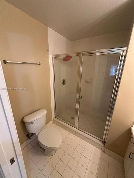 For Rent: $2,000 (2 beds, 2 baths, 967 Square Feet)