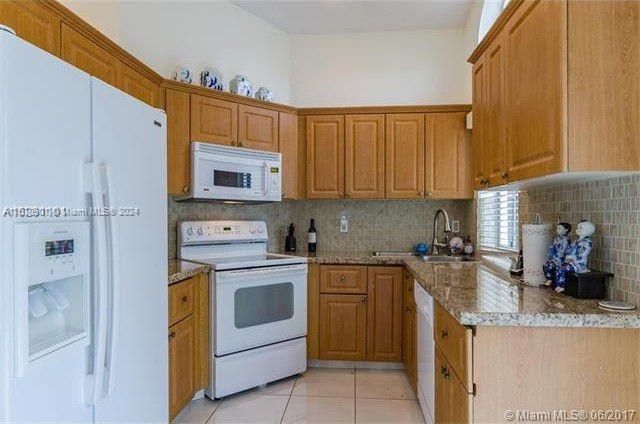 For Rent: $3,400 (3 beds, 2 baths, 1314 Square Feet)