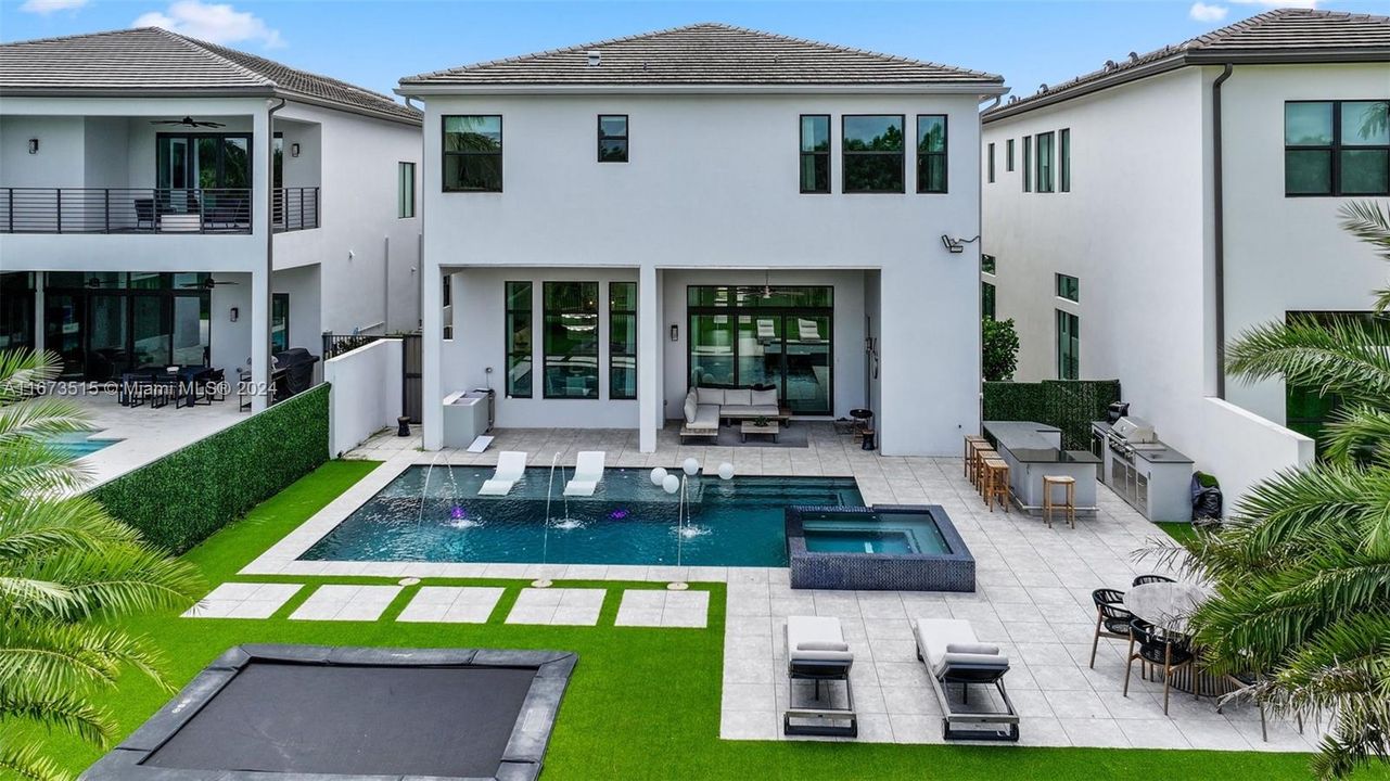 For Sale: $3,698,000 (5 beds, 6 baths, 5170 Square Feet)