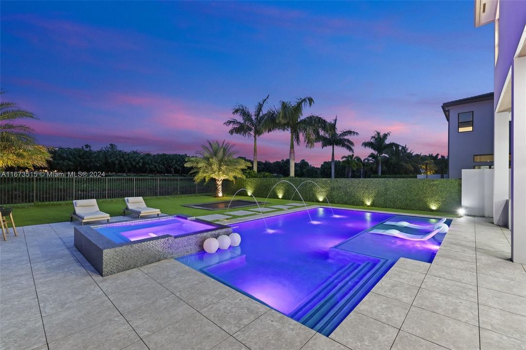 For Sale: $3,698,000 (5 beds, 6 baths, 5170 Square Feet)