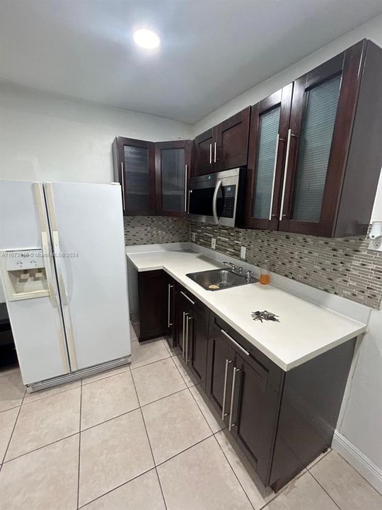 For Rent: $1,550 (1 beds, 1 baths, 1366 Square Feet)