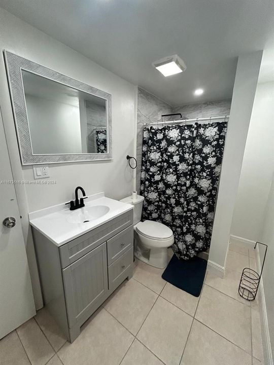 For Rent: $1,550 (1 beds, 1 baths, 1366 Square Feet)