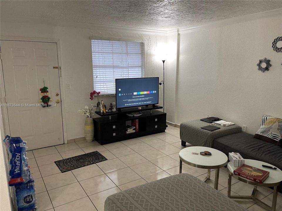 For Rent: $1,750 (1 beds, 1 baths, 625 Square Feet)