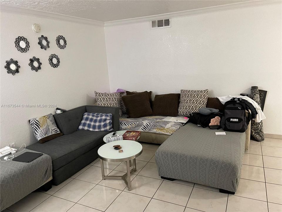 For Rent: $1,750 (1 beds, 1 baths, 625 Square Feet)