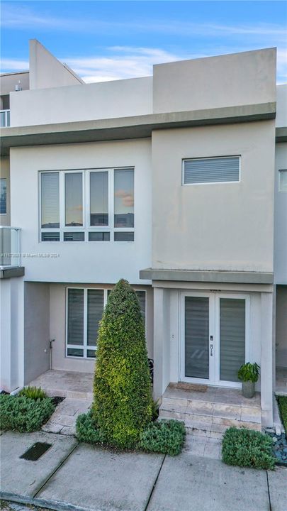 En Venta: $910,000 (4 camas, 3 baños, 2317 Pies cuadrados)