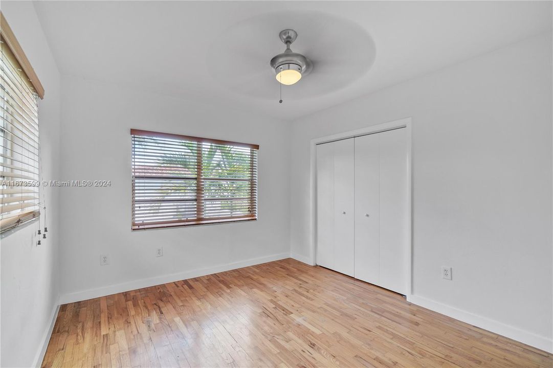 For Rent: $2,300 (1 beds, 1 baths, 3120 Square Feet)