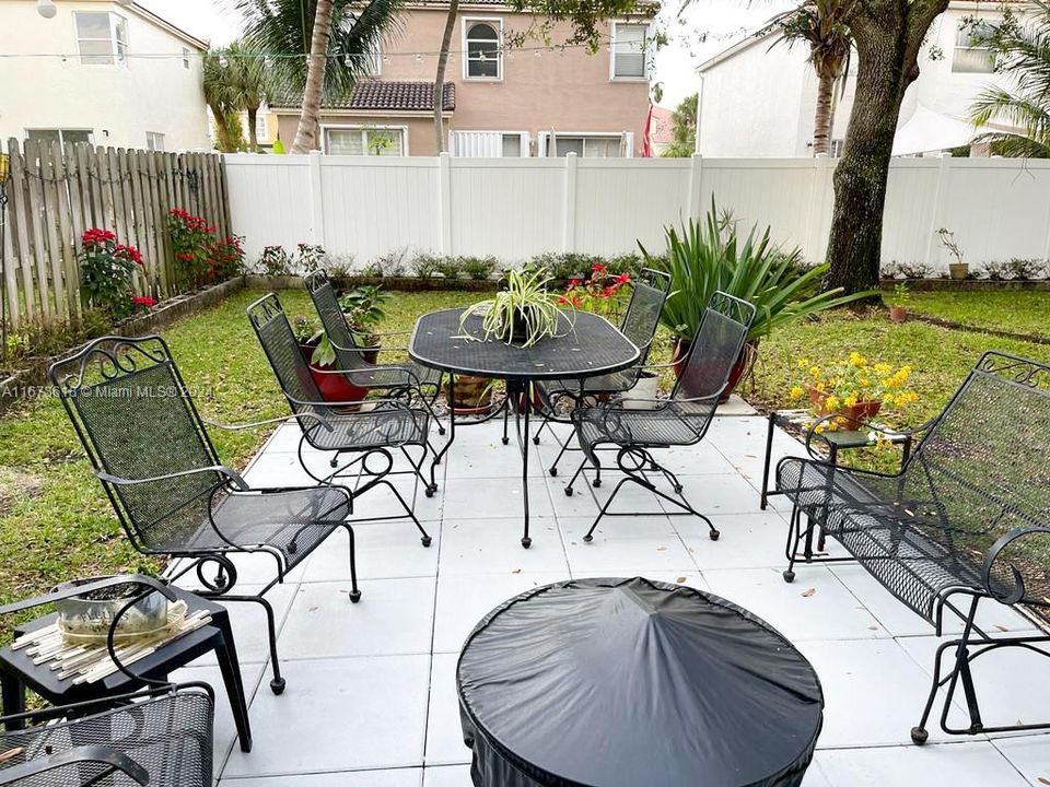 For Rent: $3,300 (3 beds, 2 baths, 1709 Square Feet)