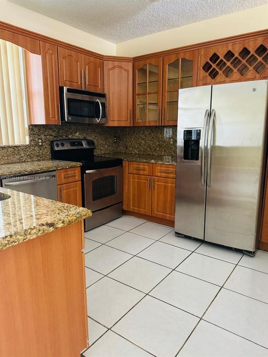 For Rent: $3,300 (3 beds, 2 baths, 1709 Square Feet)