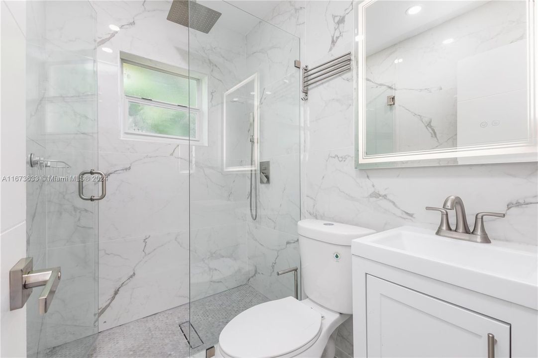 For Sale: $465,000 (2 beds, 2 baths, 1178 Square Feet)