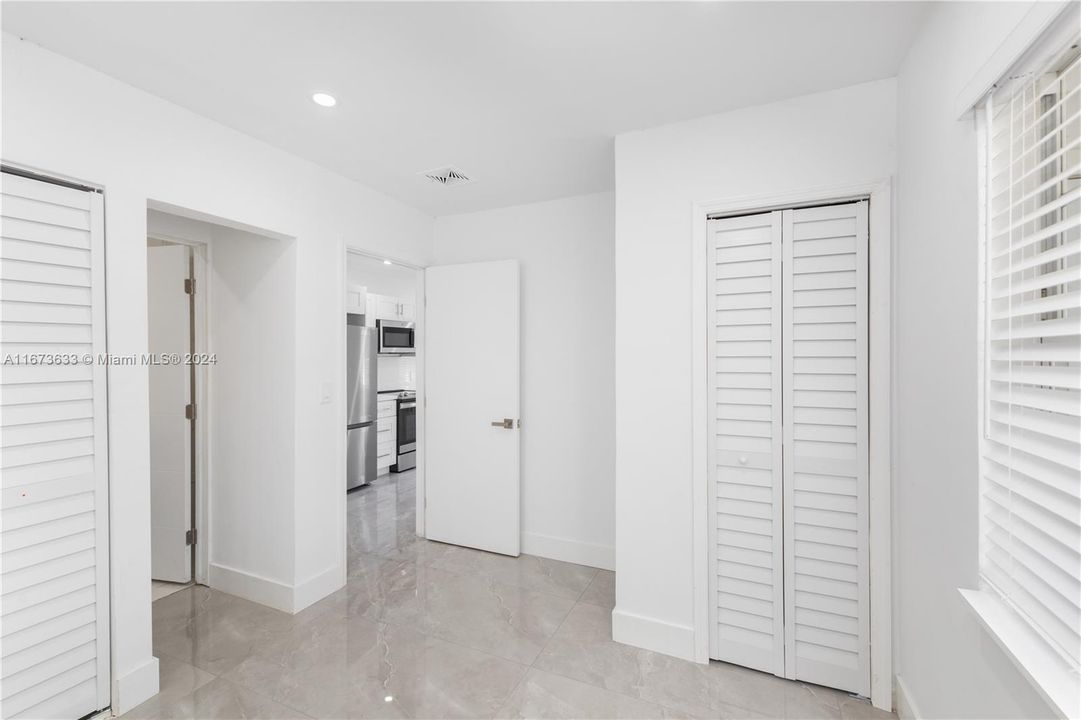 For Sale: $465,000 (2 beds, 2 baths, 1178 Square Feet)