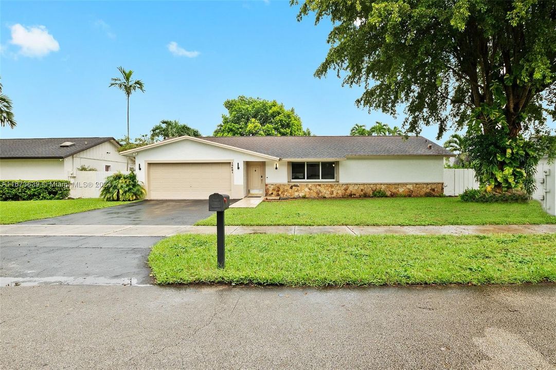 For Sale: $725,000 (4 beds, 2 baths, 1680 Square Feet)