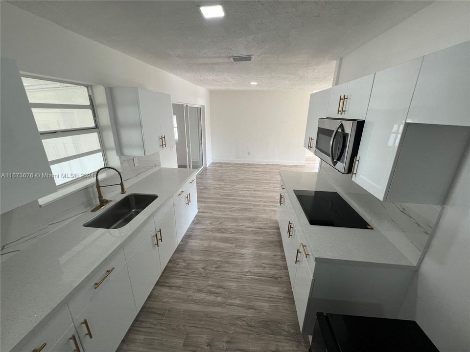 En Venta: $599,999 (5 camas, 2 baños, 1858 Pies cuadrados)