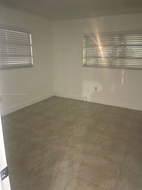 For Rent: $1,850 (1 beds, 1 baths, 620 Square Feet)