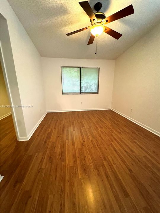 For Sale: $279,000 (2 beds, 2 baths, 1220 Square Feet)