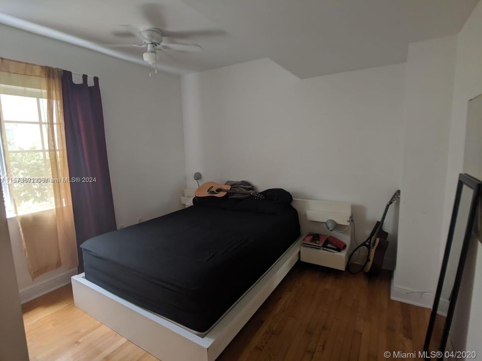 For Sale: $200,000 (1 beds, 1 baths, 570 Square Feet)