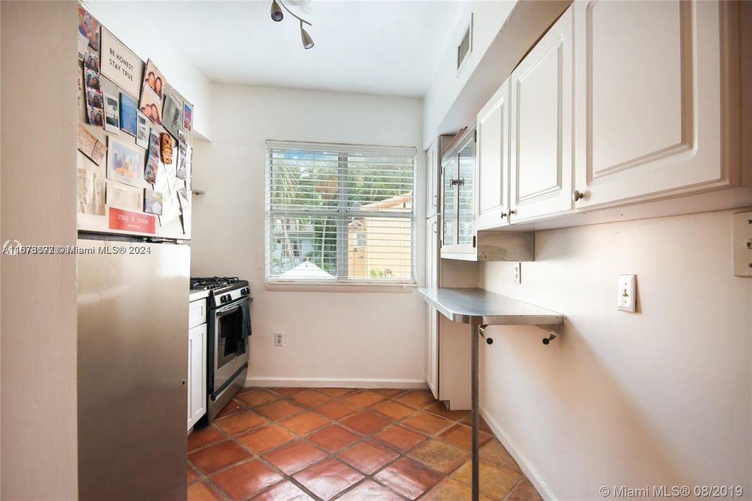 For Sale: $240,000 (1 beds, 1 baths, 540 Square Feet)