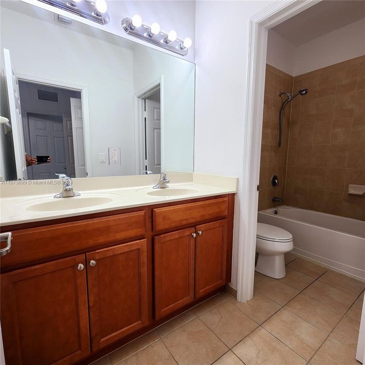 Active With Contract: $3,350 (4 beds, 2 baths, 1876 Square Feet)