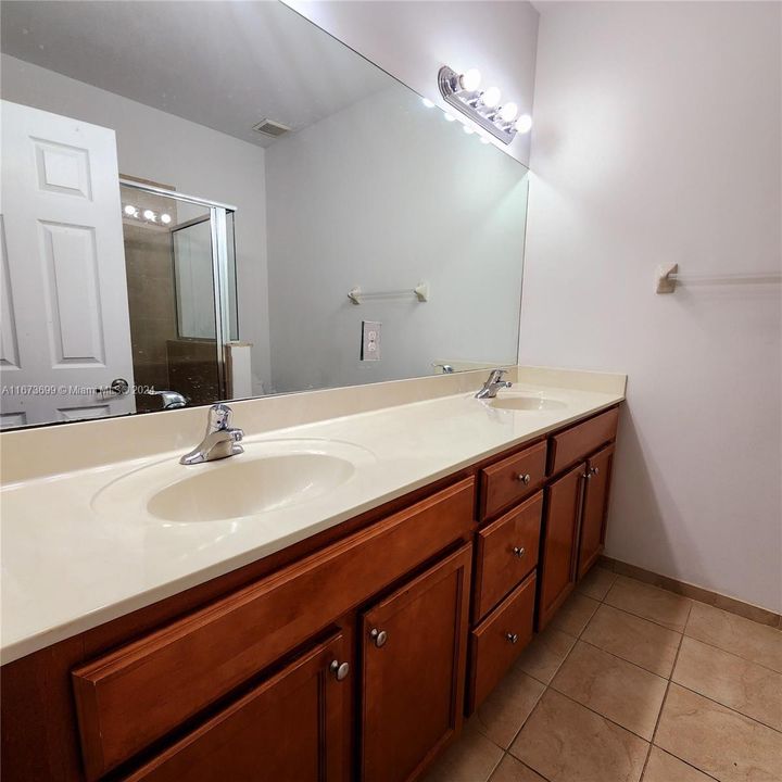 Active With Contract: $3,350 (4 beds, 2 baths, 1876 Square Feet)