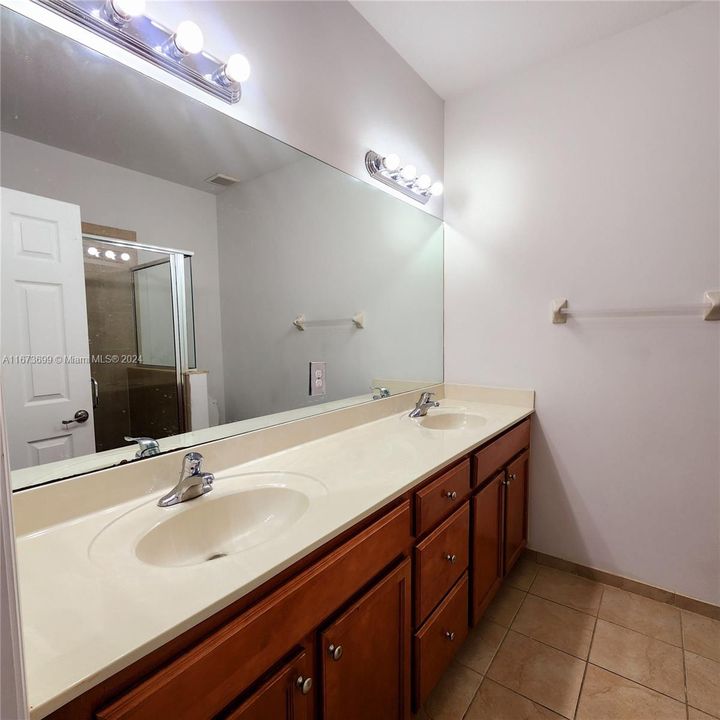 Active With Contract: $3,350 (4 beds, 2 baths, 1876 Square Feet)