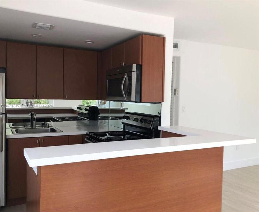 En Venta: $380,000 (2 camas, 1 baños, 708 Pies cuadrados)