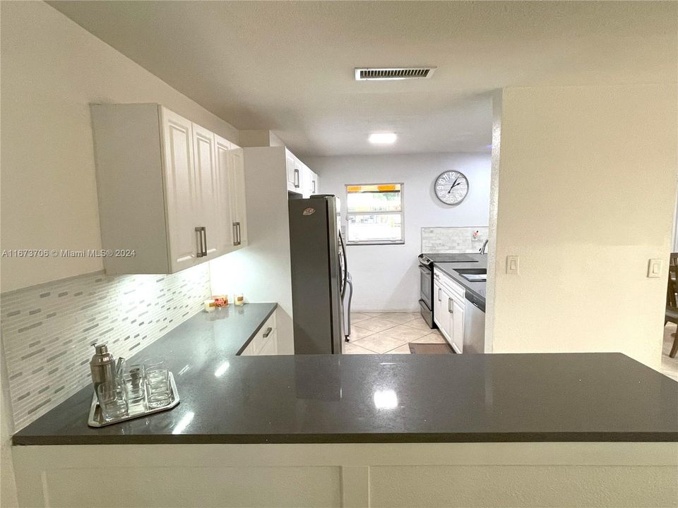 En Venta: $570,000 (3 camas, 2 baños, 1460 Pies cuadrados)