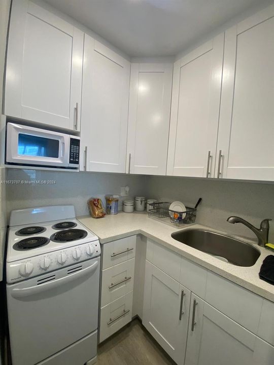 For Sale: $139,000 (1 beds, 1 baths, 600 Square Feet)