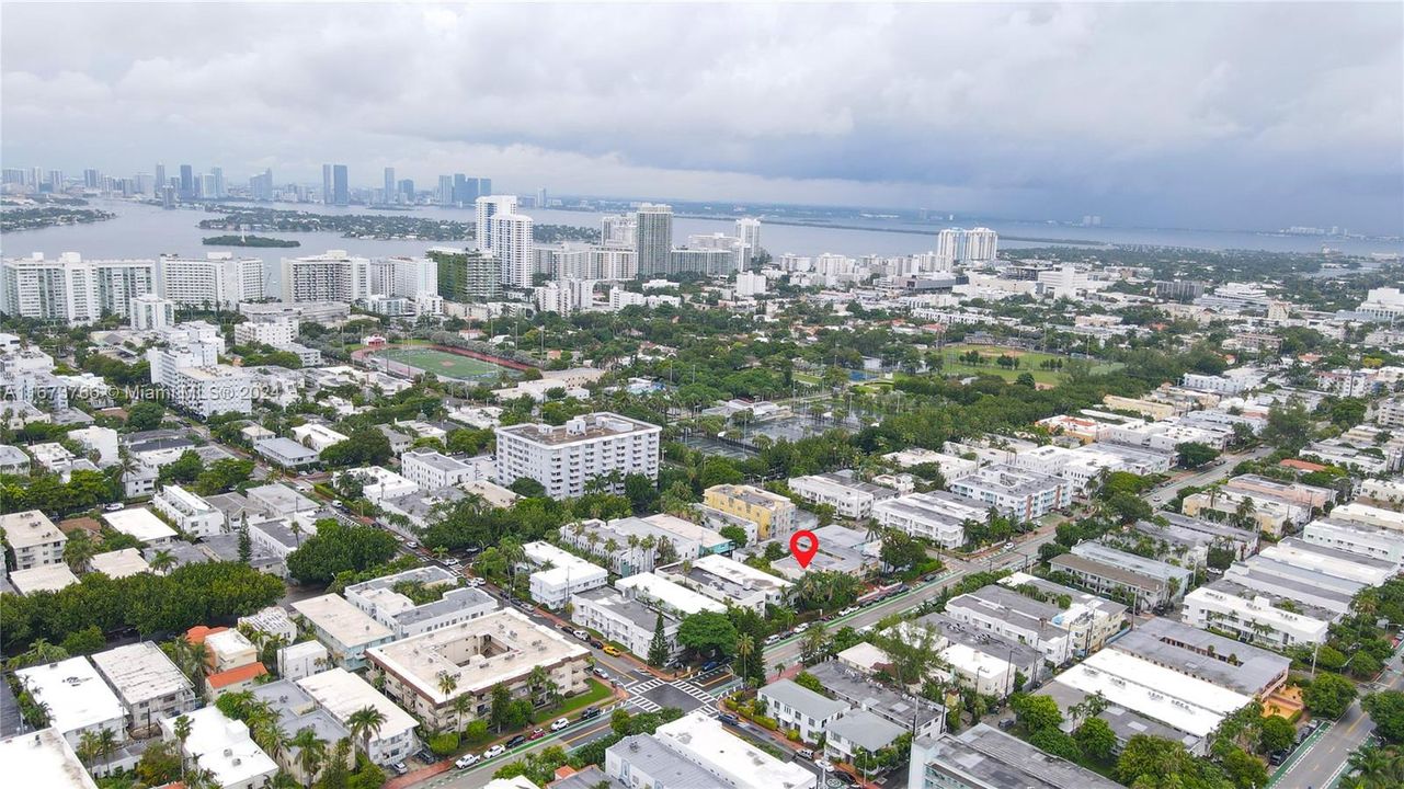 For Sale: $1,300,000 (2 beds, 2 baths, 1380 Square Feet)