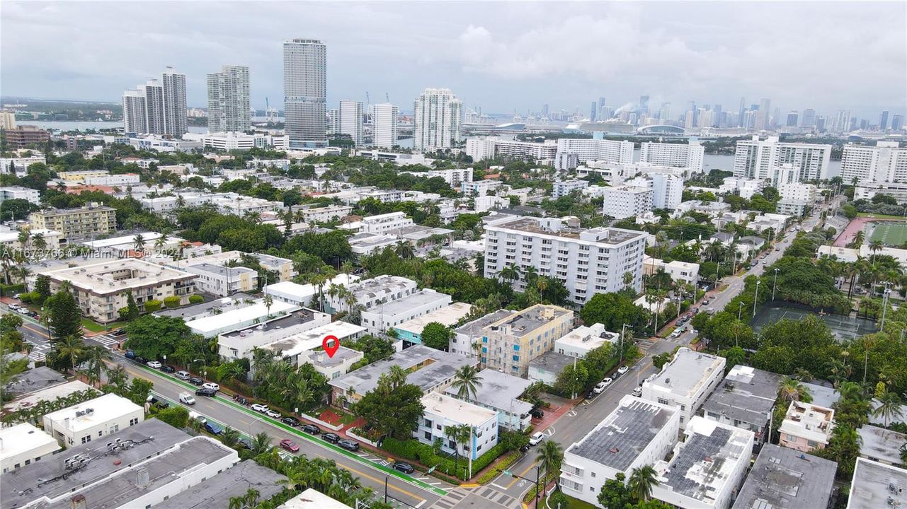 For Sale: $1,300,000 (2 beds, 2 baths, 1380 Square Feet)