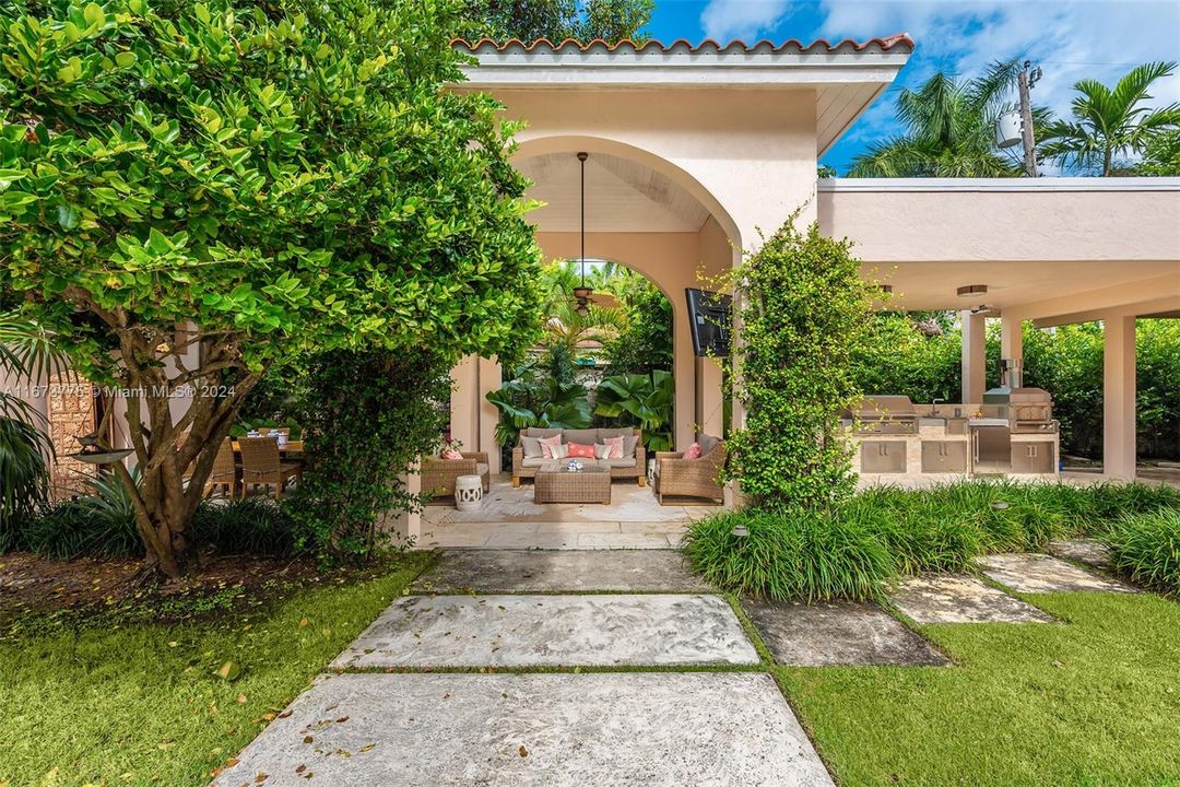 Poolside Pavilion. Summer/Outdoor Kitchen with pizza oven, grill and green egg