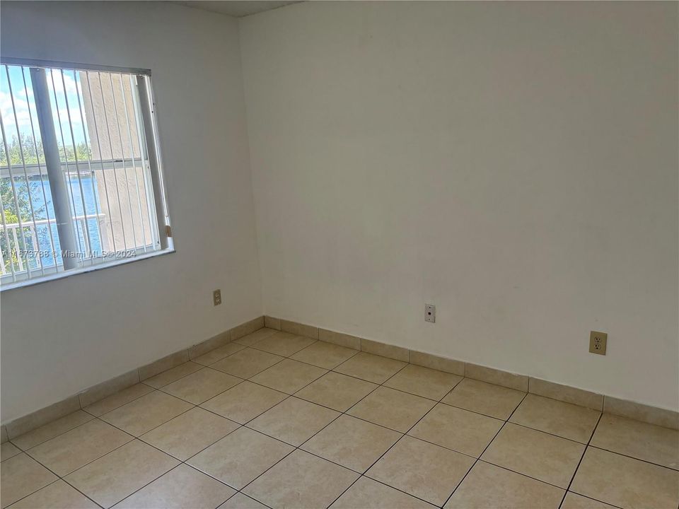 For Sale: $198,500 (1 beds, 1 baths, 600 Square Feet)