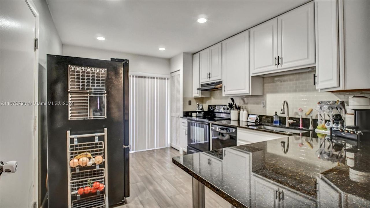 For Sale: $394,900 (2 beds, 2 baths, 1263 Square Feet)