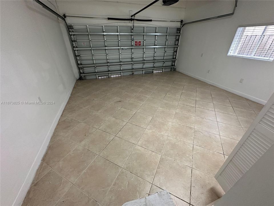 En Renta: $4,900 (4 camas, 3 baños, 2310 Pies cuadrados)