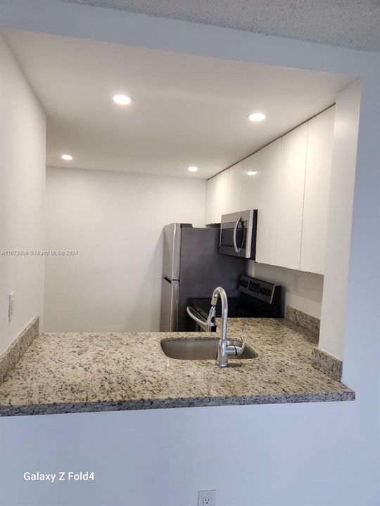 For Rent: $1,690 (1 beds, 1 baths, 826 Square Feet)