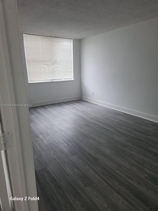 For Rent: $1,690 (1 beds, 1 baths, 826 Square Feet)