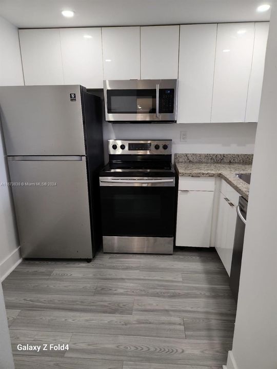 For Rent: $1,690 (1 beds, 1 baths, 826 Square Feet)