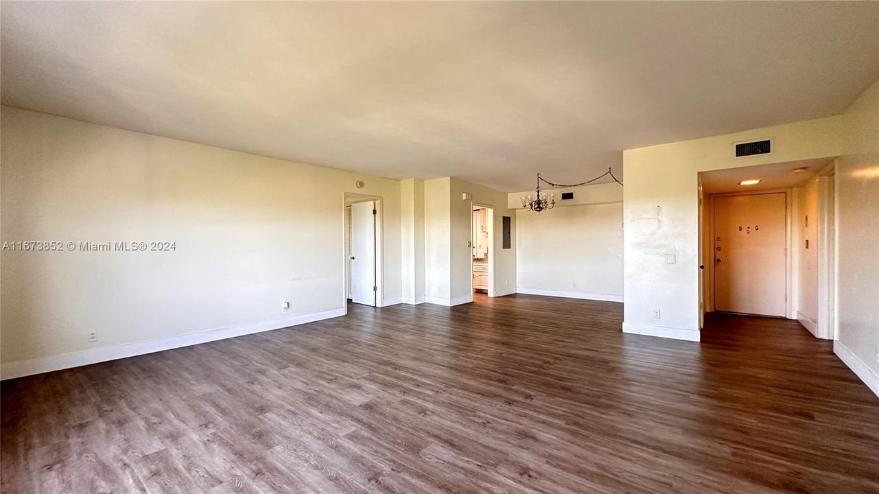 For Rent: $2,950 (2 beds, 2 baths, 1525 Square Feet)