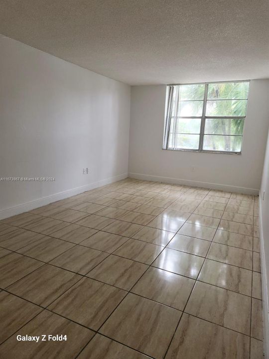 For Rent: $2,090 (2 beds, 2 baths, 1175 Square Feet)