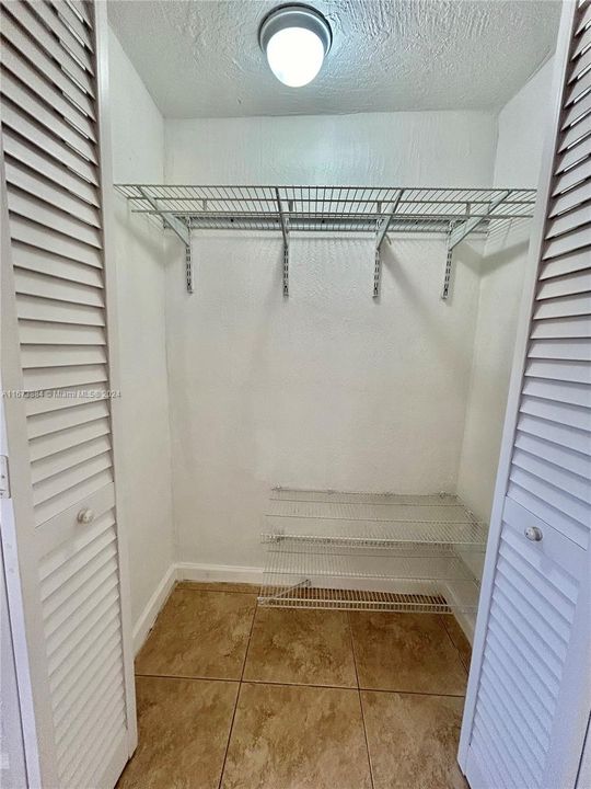 En Renta: $1,600 (1 camas, 1 baños, 1315 Pies cuadrados)