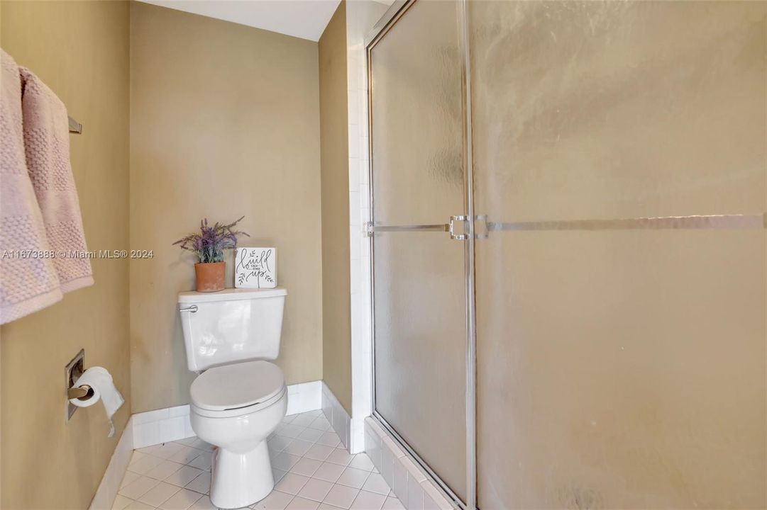 Active With Contract: $139,600 (1 beds, 1 baths, 960 Square Feet)