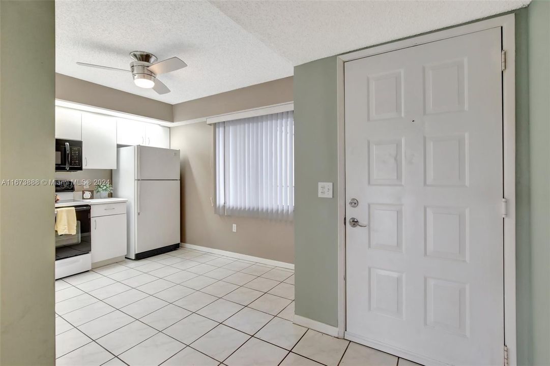 Active With Contract: $139,600 (1 beds, 1 baths, 960 Square Feet)